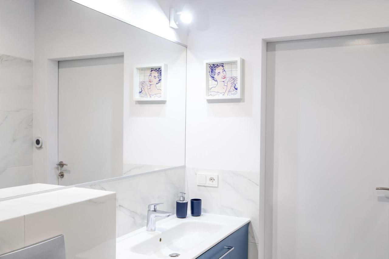 Apartament Z Basenem "Przy Morzu" Rewal Esterno foto